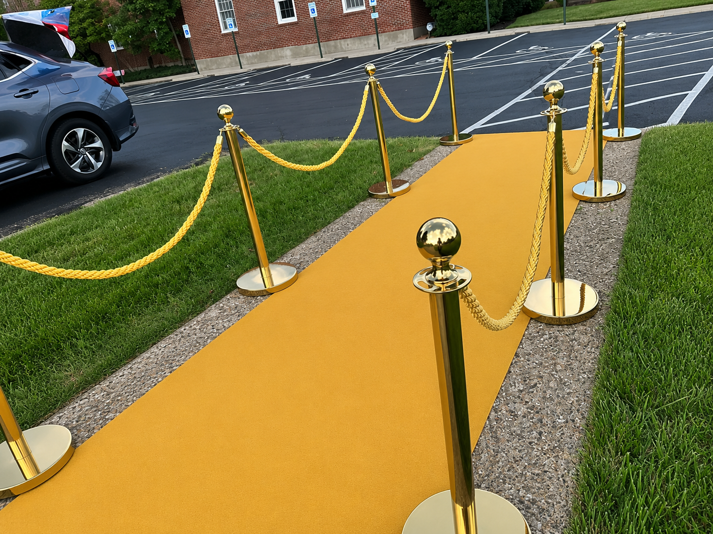 Gold VIP Carpet Entrance with Stanchions & Ropes - Image 3